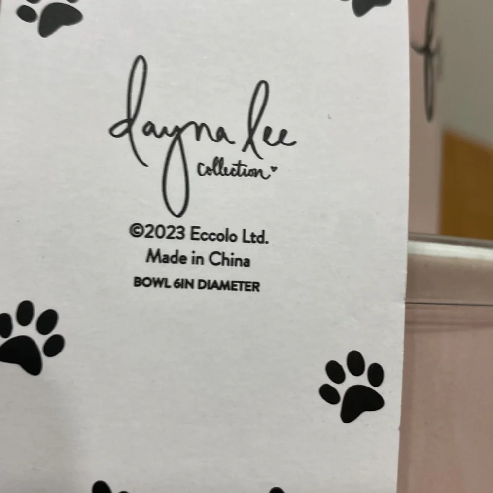 NWT. Dayna Lee Collection, 2-piece, ceramic mug and dog/cat bowl set.